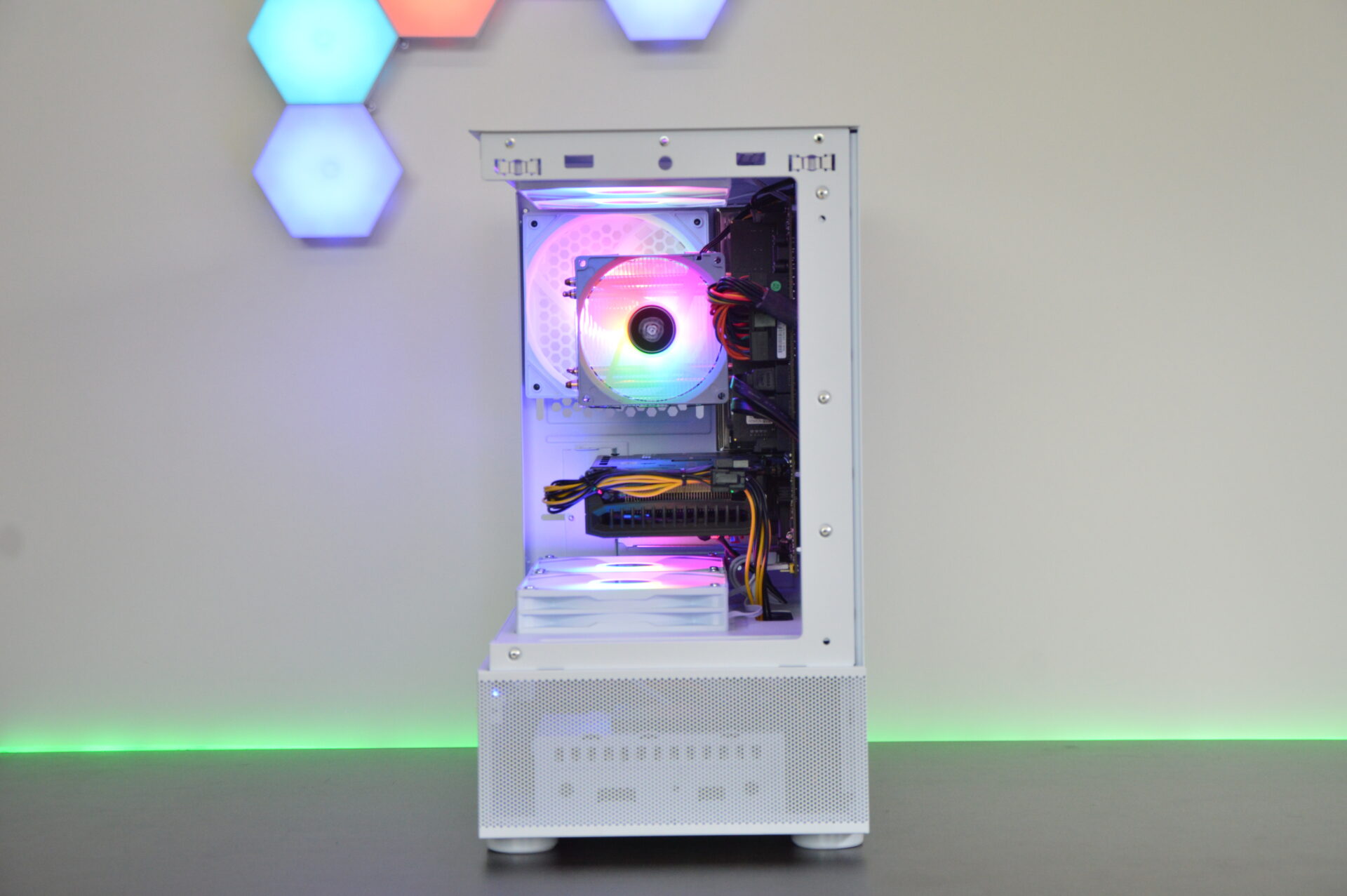 AMD Radeon RX 6600 White RGB Gaming PC - Intel 10th gen, 2TB+ Storage, Wi-Fi, Windows 11 - Image 3