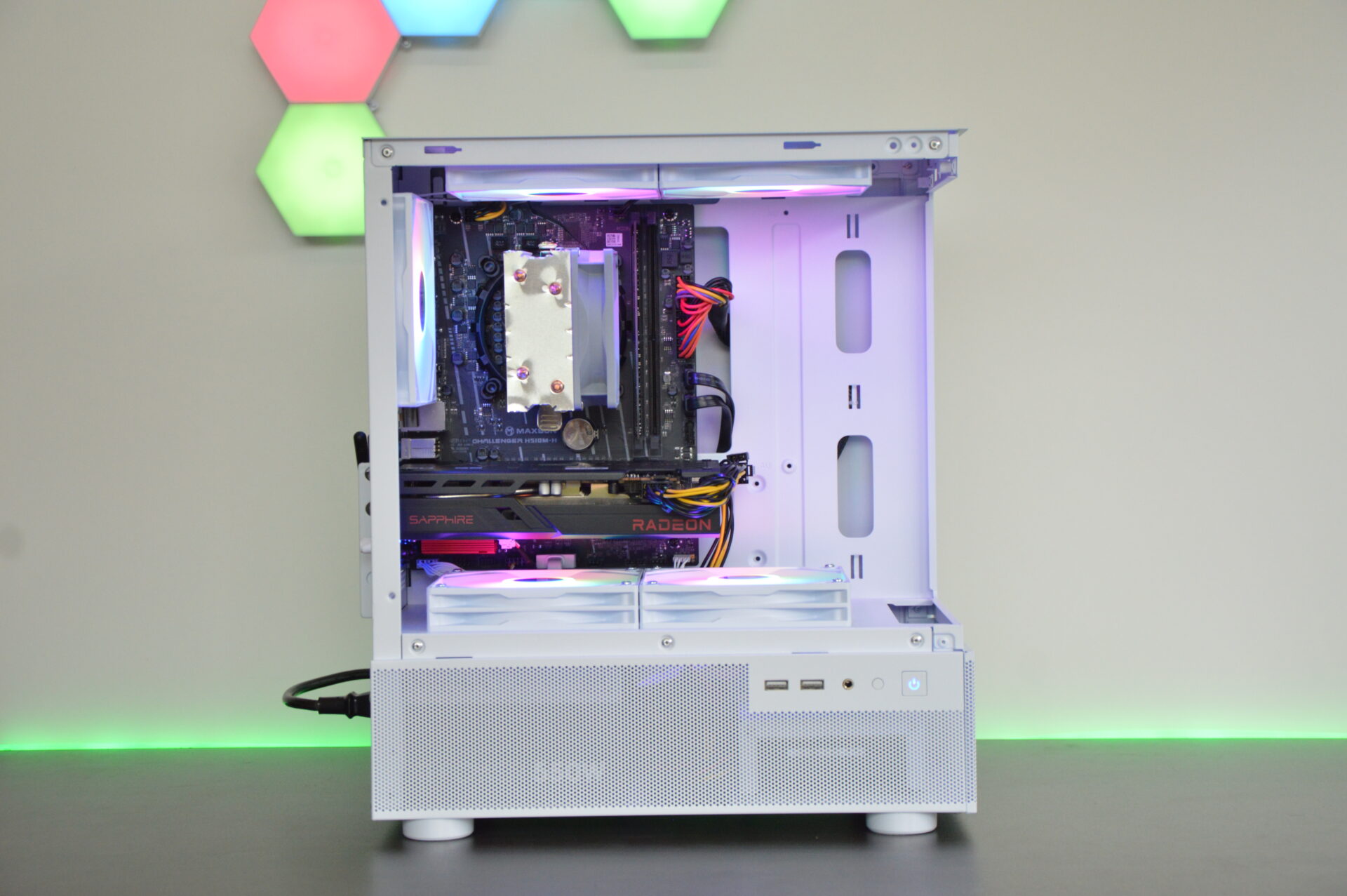 AMD Radeon RX 6600 White RGB Gaming PC - Intel 10th gen, 2TB+ Storage, Wi-Fi, Windows 11 - Image 4
